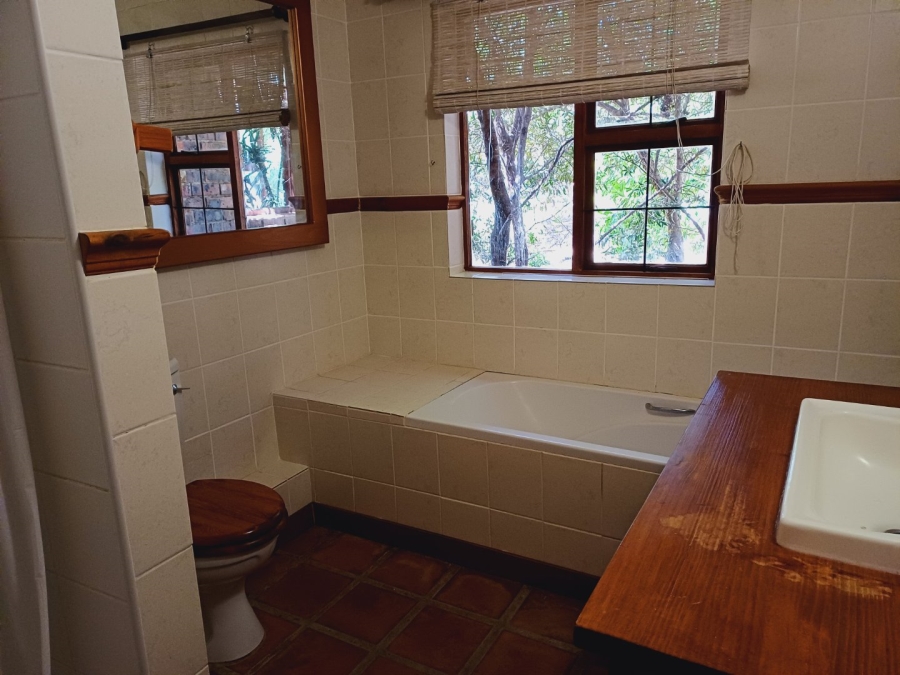 To Let  Bedroom Property for Rent in Sir Lowrys Pass Village Western Cape